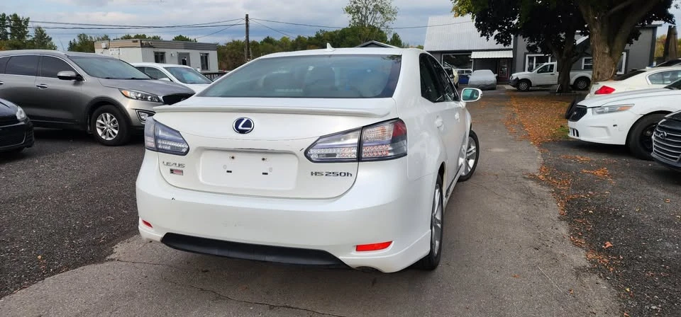 2010 Lexus HS - Image 8 of 19