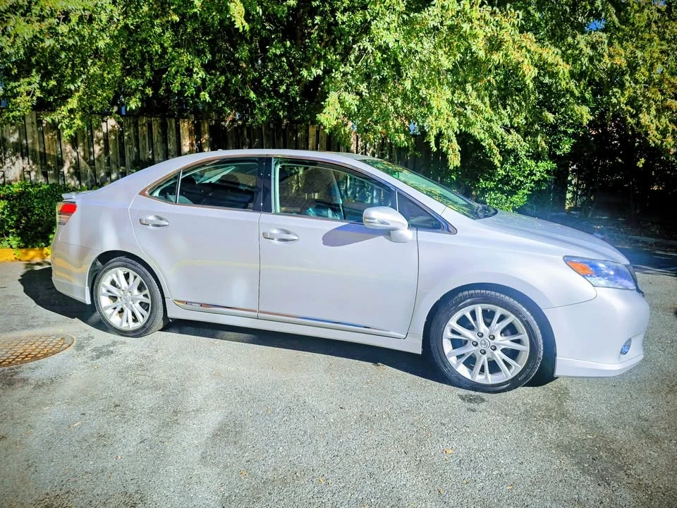 2010 Lexus HS - Image 3 of 13