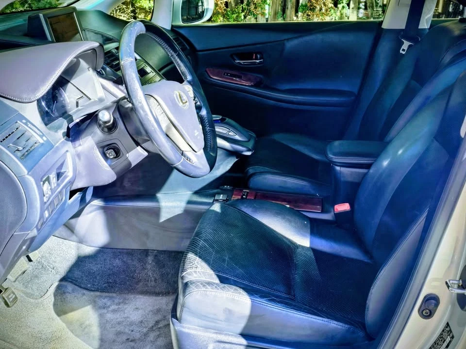 2010 Lexus HS - Image 9 of 13