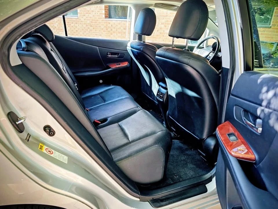 2010 Lexus HS - Image 8 of 13