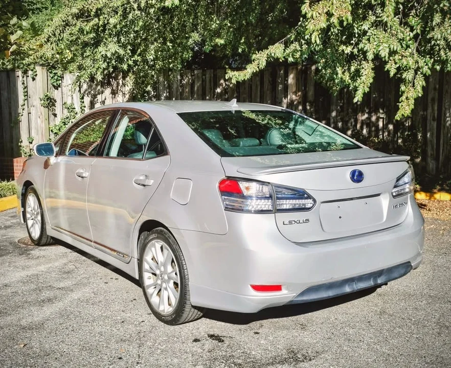2010 Lexus HS - Image 5 of 13