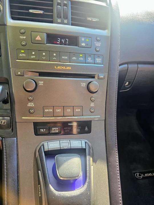 2010 Lexus HS - Image 10 of 13