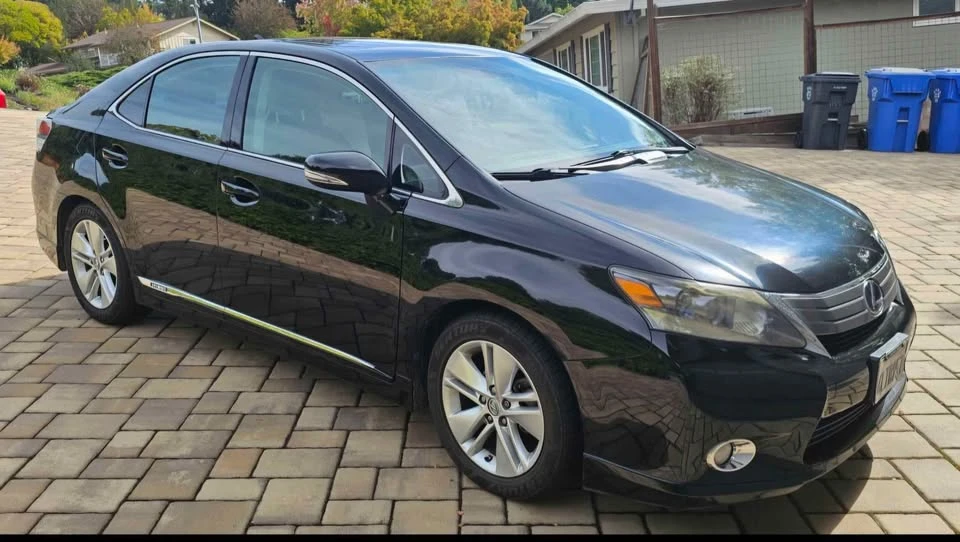 2010 Lexus HS - Image 2 of 7