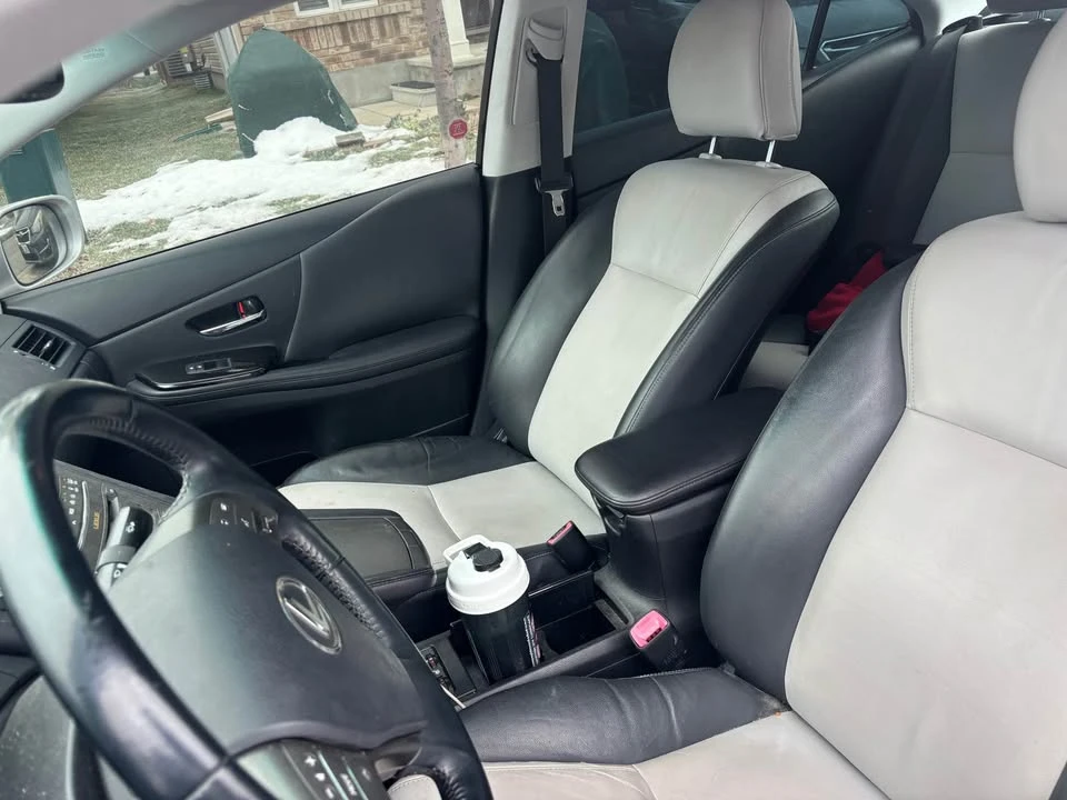 2010 Lexus HS - Image 2 of 4