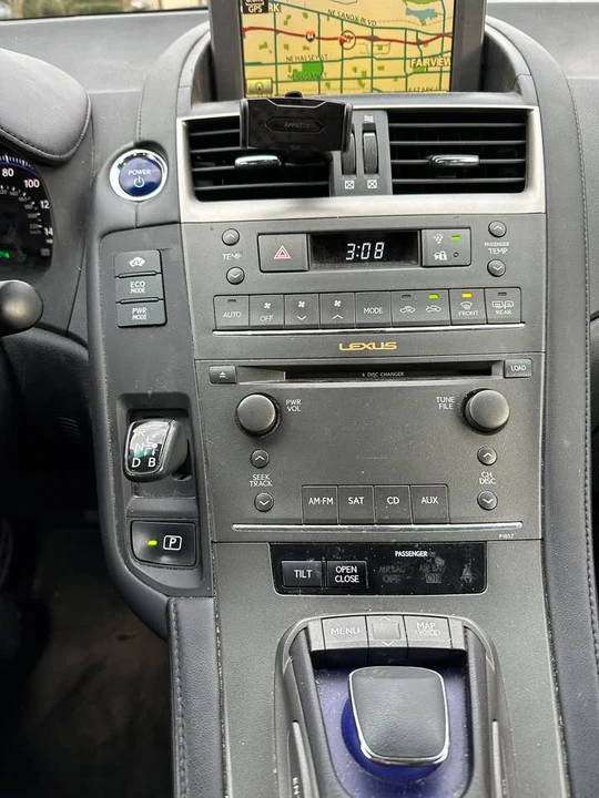 2010 Lexus HS - Image 2 of 7