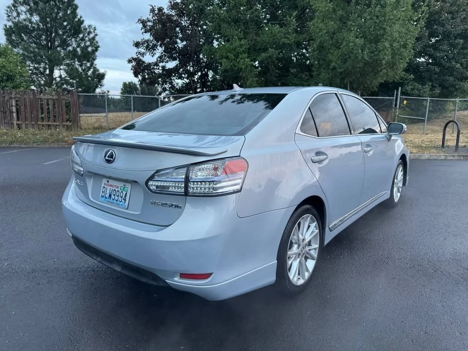 2010 Lexus HS - Image 4 of 12