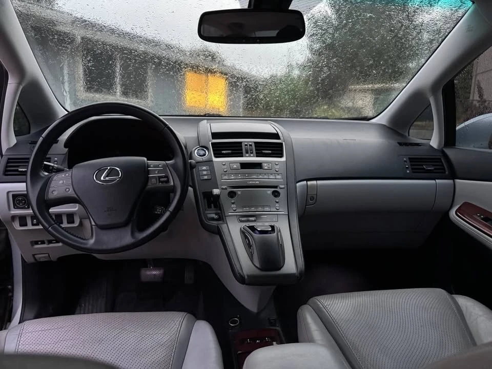 2010 Lexus HS - Image 8 of 12
