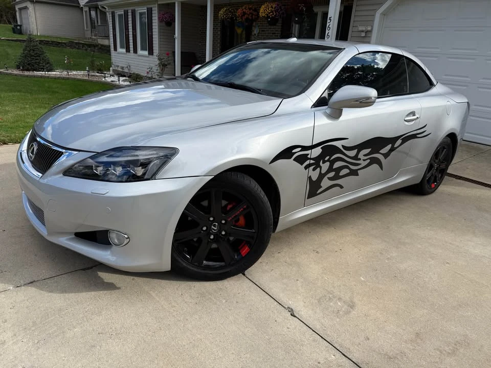2010 Lexus IS 2nd Gen - Image 4 of 15