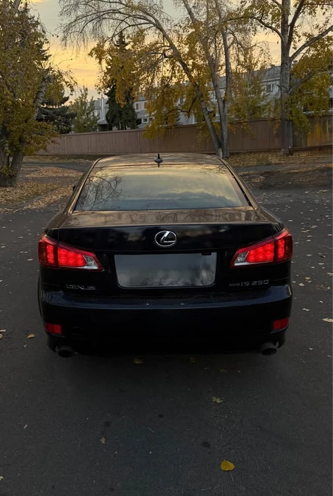 2010 Lexus IS 2nd Gen - Image 2 of 8