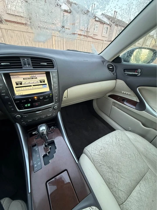 2010 Lexus IS 2nd Gen - Image 6 of 9