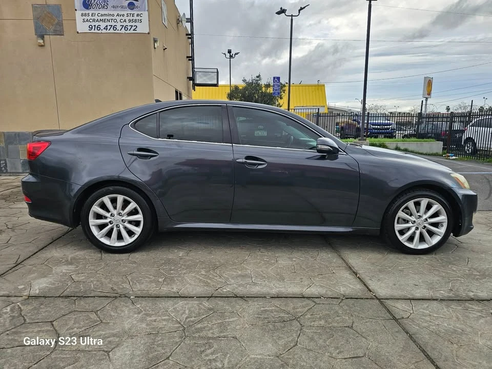 2010 Lexus IS 2nd Gen - Image 8 of 18