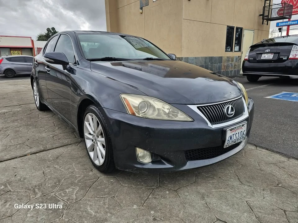 2010 Lexus IS 2nd Gen - Image 5 of 18