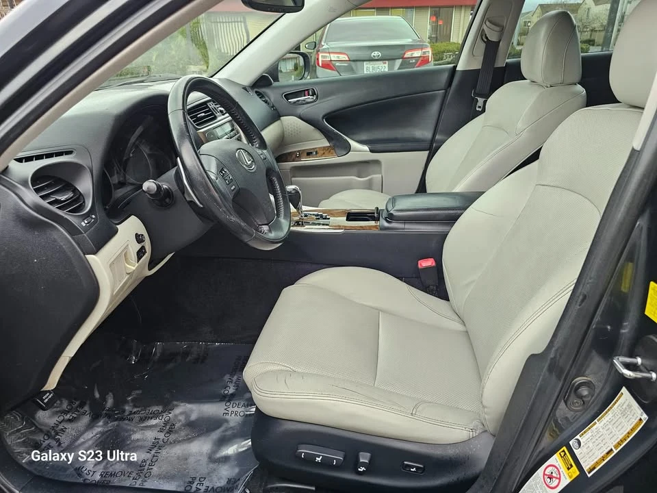 2010 Lexus IS 2nd Gen - Image 10 of 18