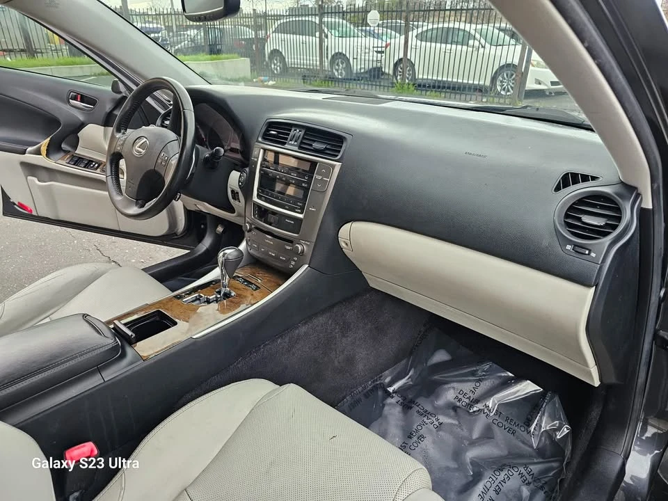 2010 Lexus IS 2nd Gen - Image 14 of 18