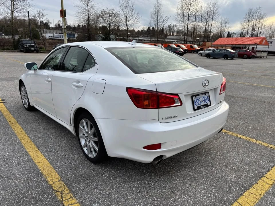 2010 Lexus IS 2nd Gen - Image 9 of 20