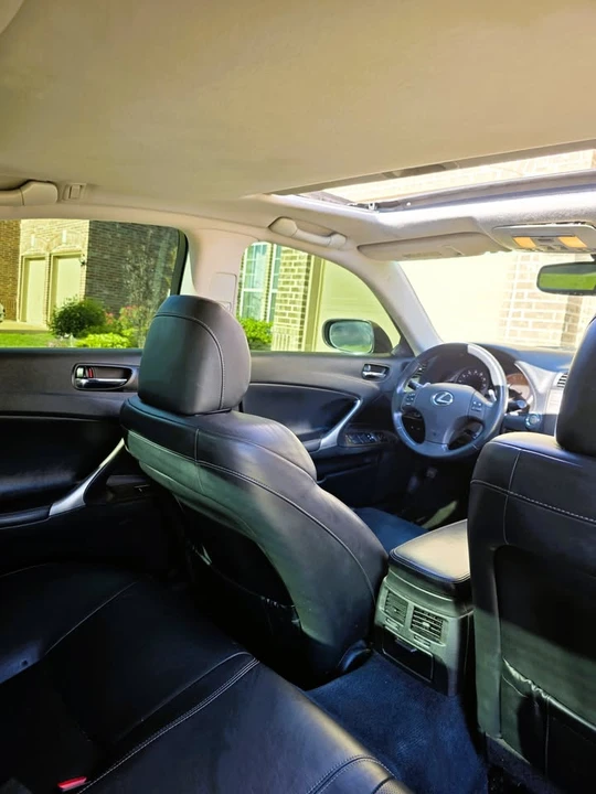 2010 Lexus IS 2nd Gen - Image 11 of 17