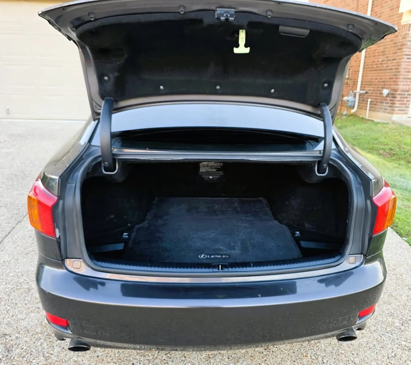 2010 Lexus IS 2nd Gen - Image 7 of 17