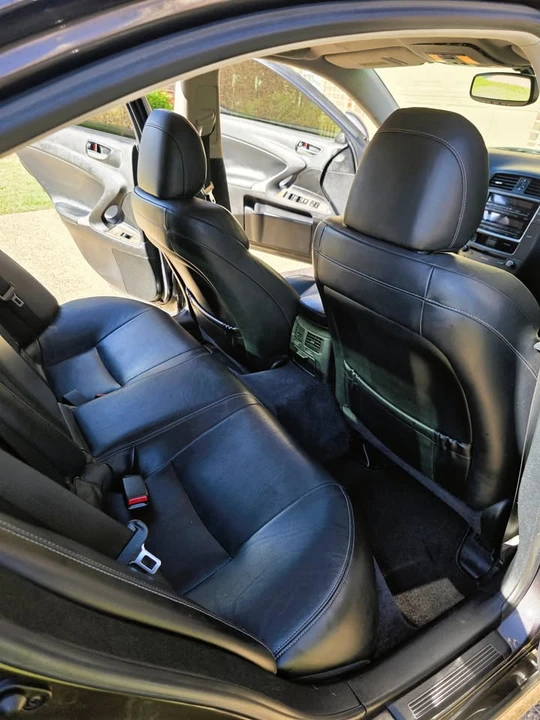 2010 Lexus IS 2nd Gen - Image 8 of 17