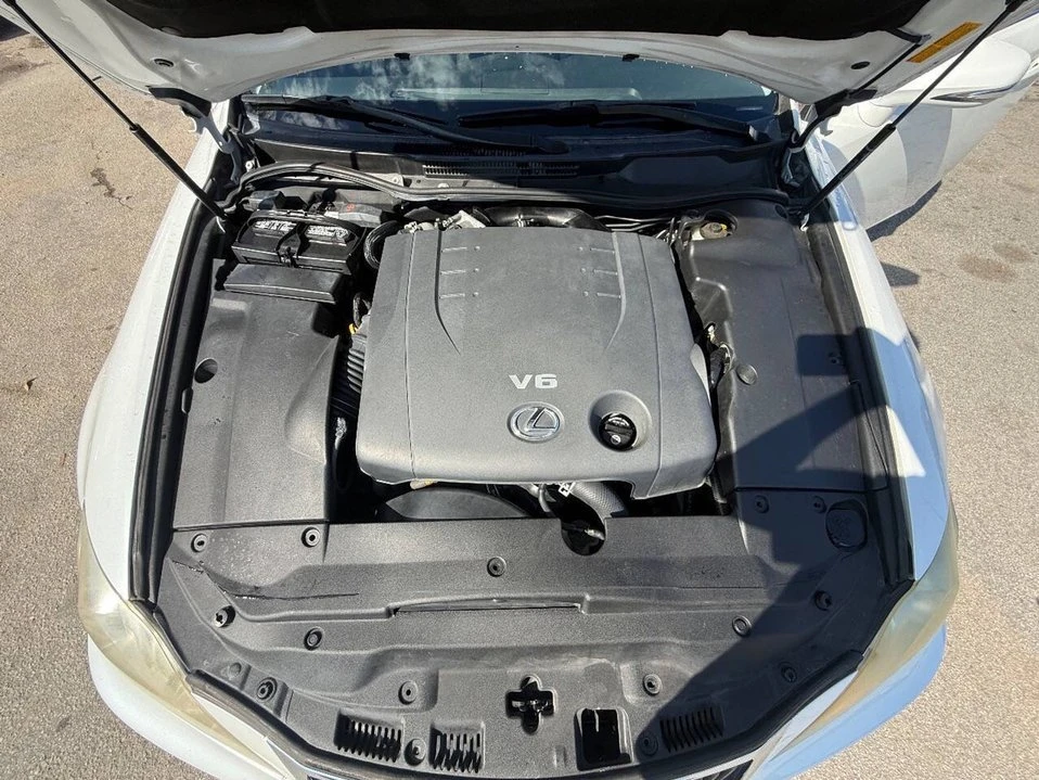 2010 Lexus IS 2nd Gen - Image 19 of 20