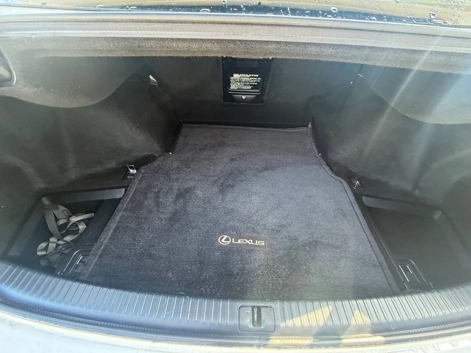 2010 Lexus IS 2nd Gen - Image 18 of 20