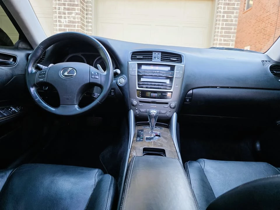 2010 Lexus IS 2nd Gen - Image 15 of 17