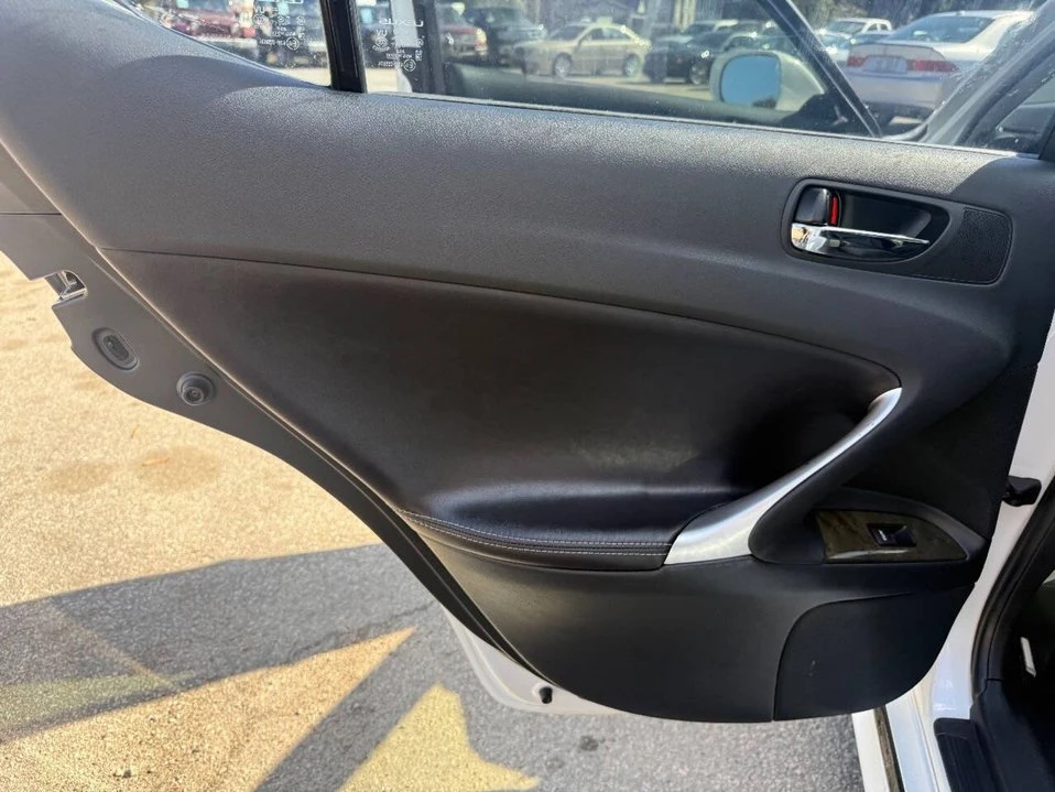 2010 Lexus IS 2nd Gen - Image 17 of 20