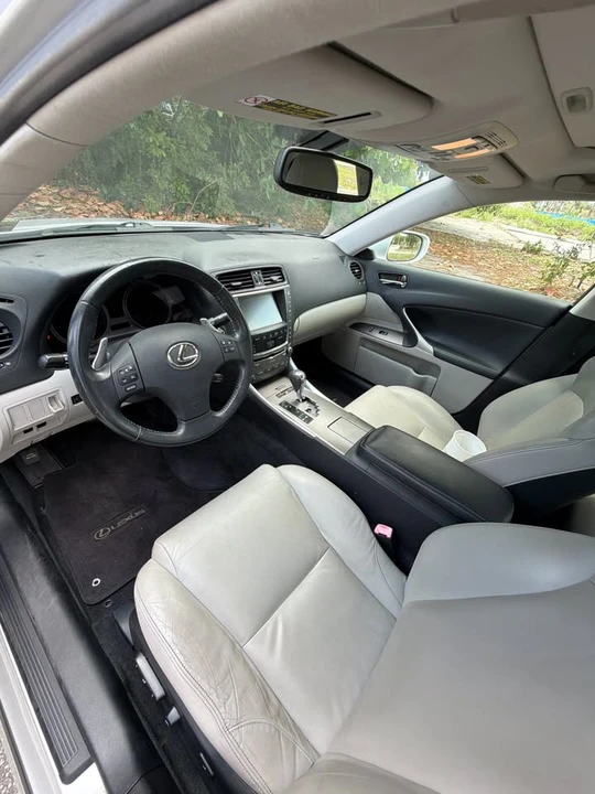 2010 Lexus IS 2nd Gen - Image 4 of 4