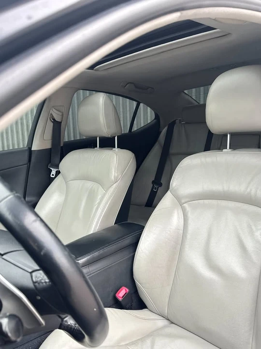 2010 Lexus IS 2nd Gen - Image 4 of 10