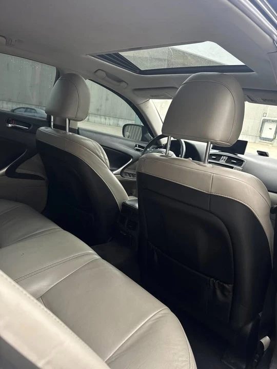 2010 Lexus IS 2nd Gen - Image 6 of 10