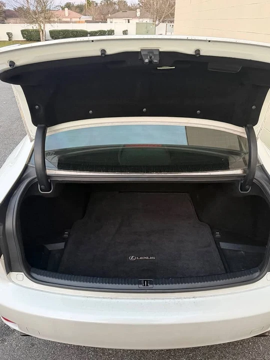 2010 Lexus IS 2nd Gen - Image 12 of 20
