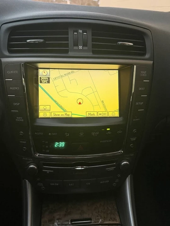 2010 Lexus IS 2nd Gen - Image 15 of 20