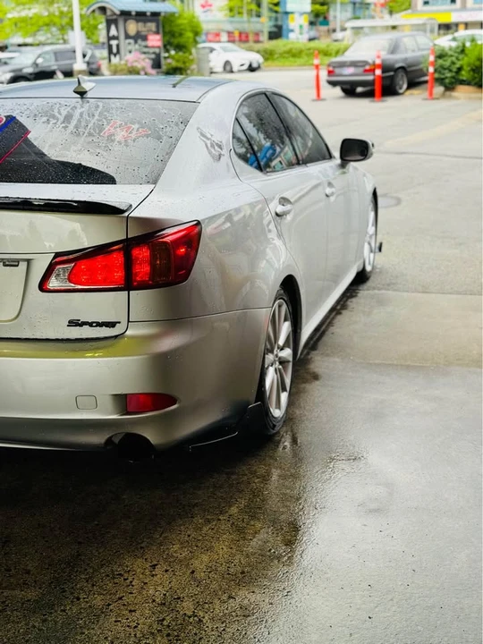 2010 Lexus IS 2nd Gen - Image 5 of 10