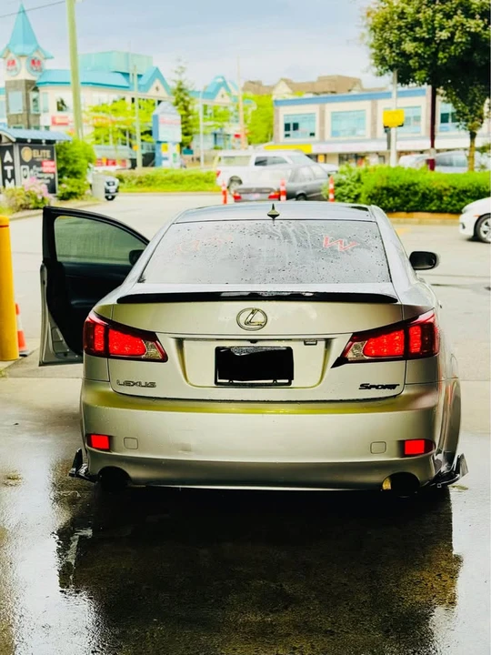 2010 Lexus IS 2nd Gen - Image 4 of 10