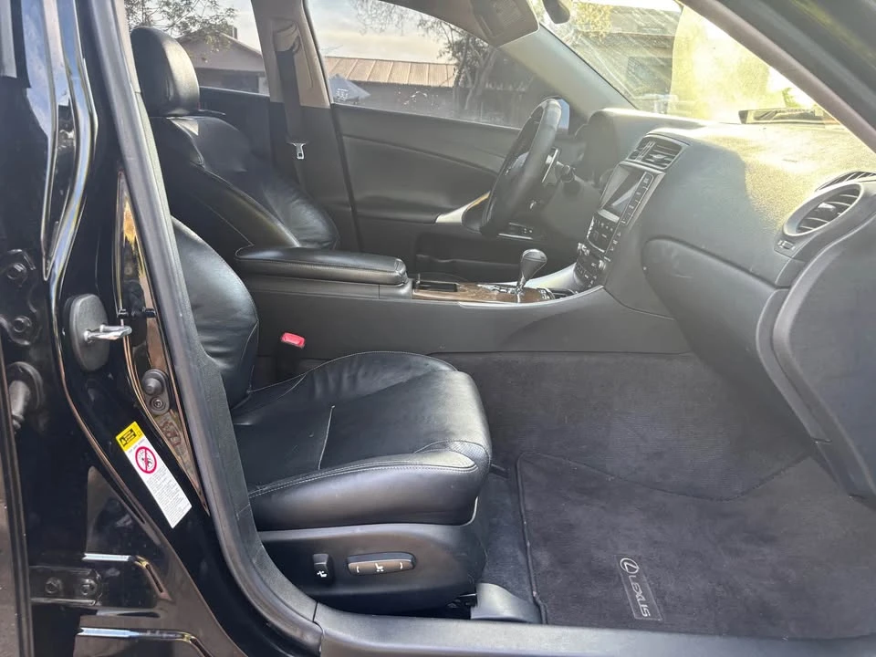 2010 Lexus IS 2nd Gen - Image 18 of 20