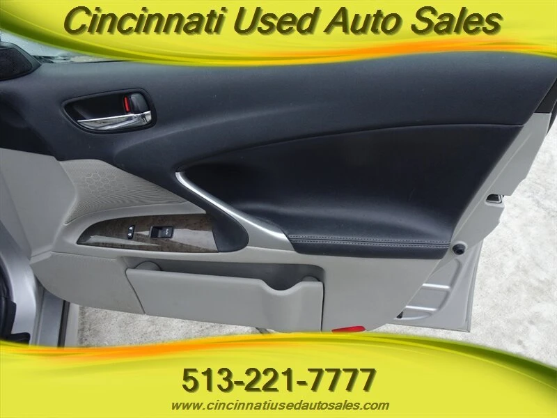 2010 Lexus IS 2nd Gen - Image 13 of 17