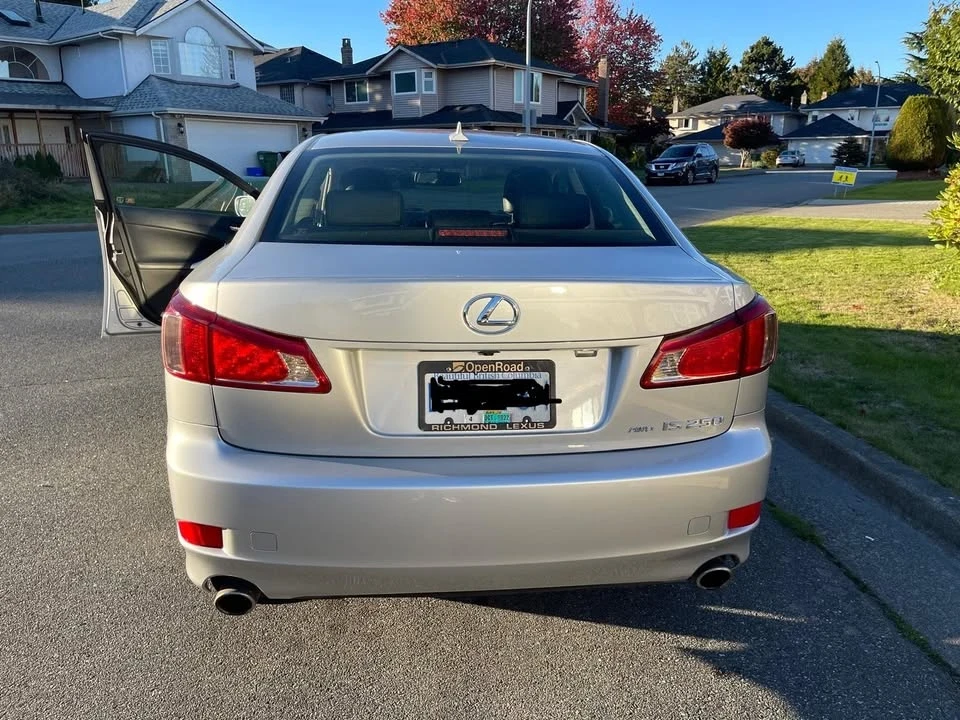 2010 Lexus IS 2nd Gen - Image 9 of 10