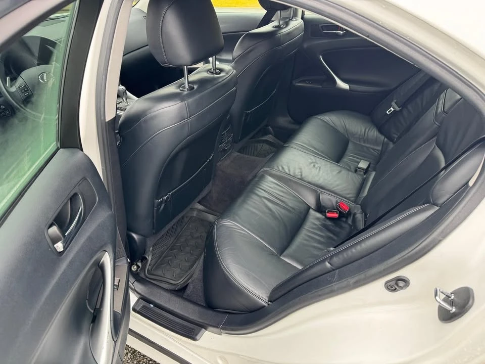 2010 Lexus IS 2nd Gen - Image 9 of 15