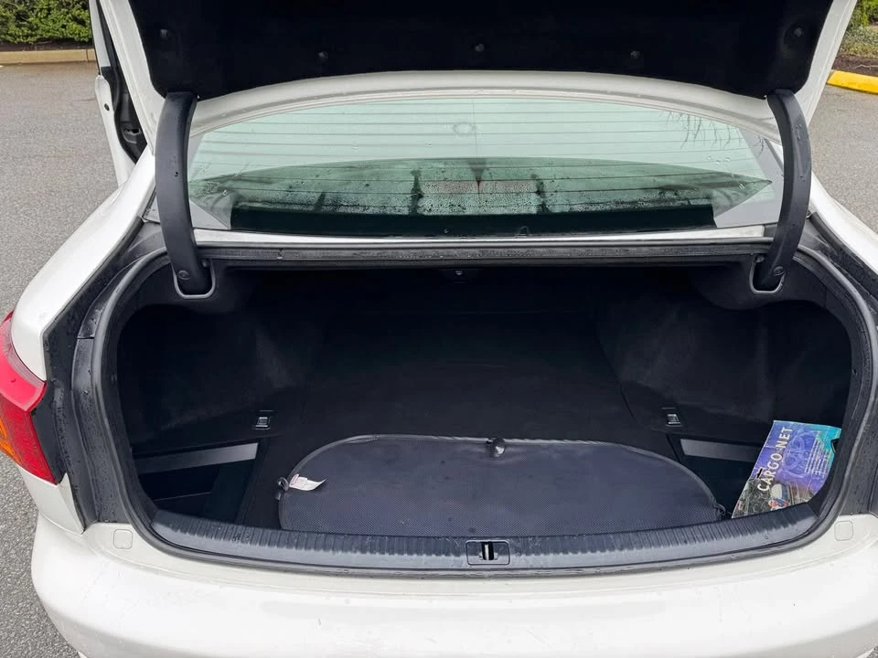 2010 Lexus IS 2nd Gen - Image 10 of 15