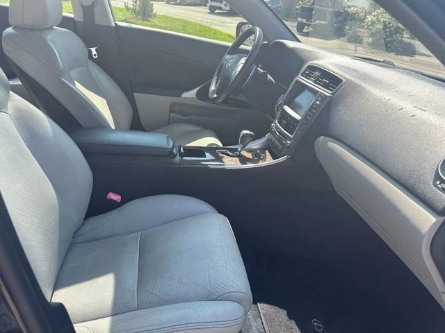 2010 Lexus IS 2nd Gen - Image 17 of 20