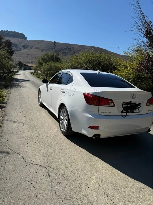 2010 Lexus IS 2nd Gen - Image 5 of 17