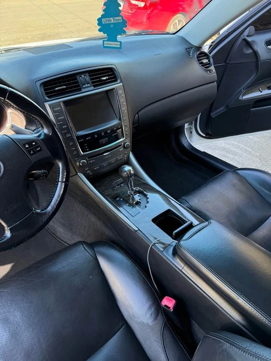 2010 Lexus IS 2nd Gen - Image 9 of 17