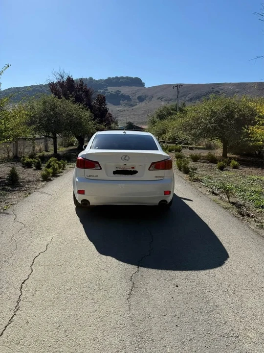 2010 Lexus IS 2nd Gen - Image 4 of 17