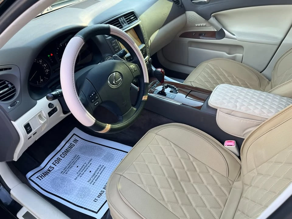2010 Lexus IS 2nd Gen - Image 17 of 20
