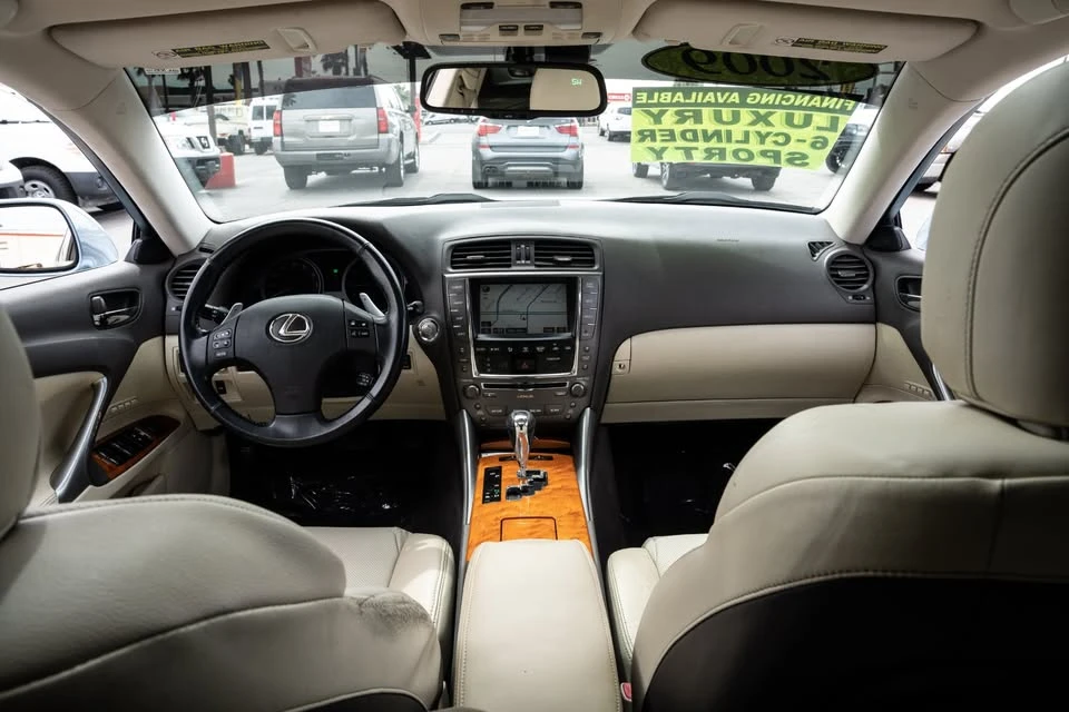 2010 Lexus IS 2nd Gen - Image 14 of 19