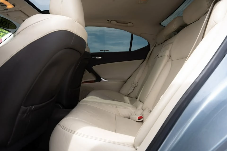 2010 Lexus IS 2nd Gen - Image 17 of 19