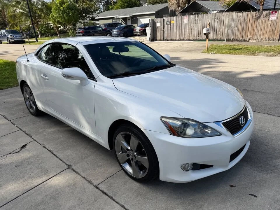 2010 Lexus IS 2nd Gen - Image 9 of 20