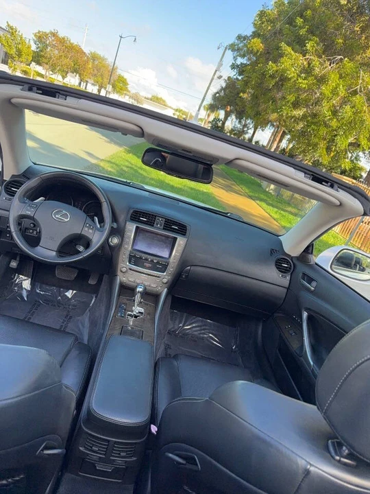 2010 Lexus IS 2nd Gen - Image 17 of 20