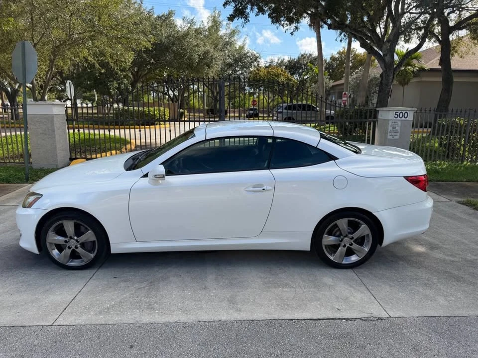 2010 Lexus IS 2nd Gen - Image 11 of 20