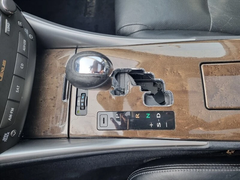 2010 Lexus IS 2nd Gen - Image 16 of 19