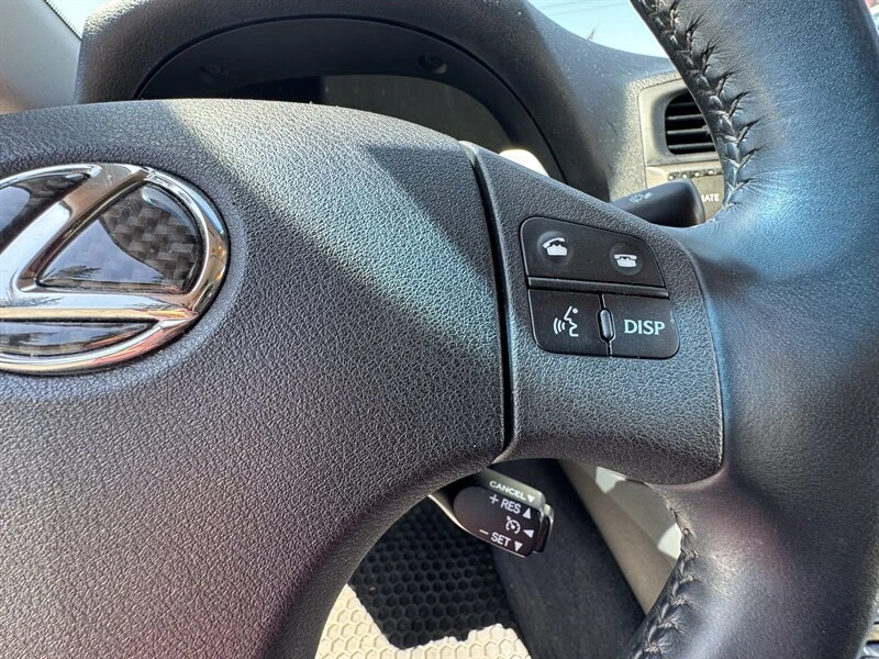2010 Lexus IS 2nd Gen - Image 17 of 20